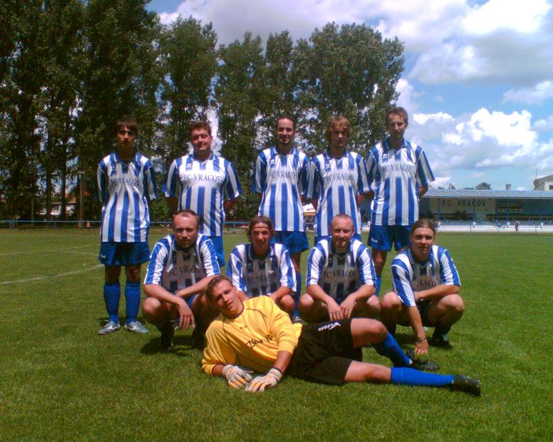 Starce-3.místo v pouličním turnaji Města Vracova 2007